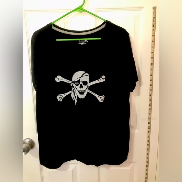 🏴‍☠️ Gasparilla pirate / Jolly Roger / skull / Tampa scoop neck t-shirt 🏴‍☠️ - Picture 1 of 2